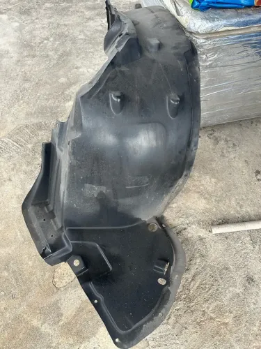 Para barro Nissan versa LD Esquerdo