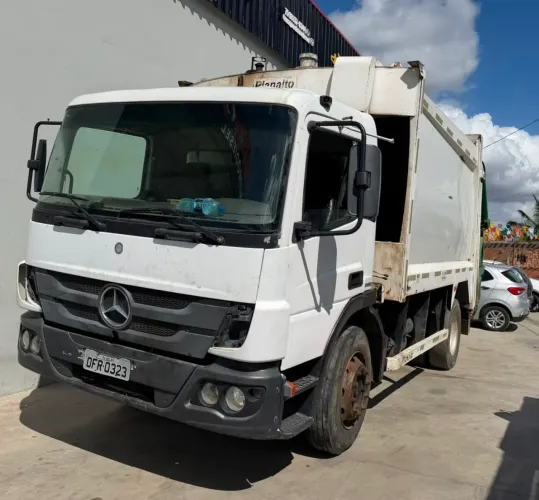 Compactador de lixo 2013