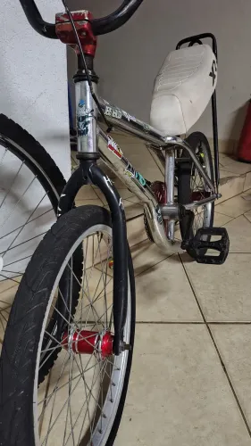 Vendo 2 bicicletas aro20 e aro 26