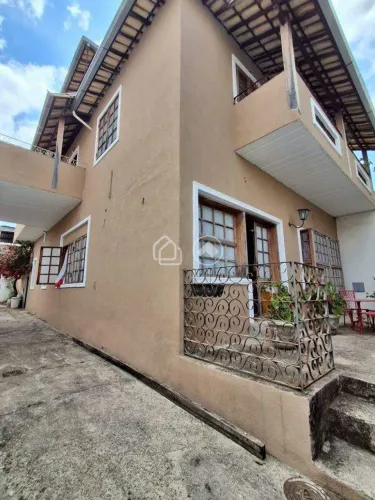 Casa residencial com 6 quartos e 3 suítes à venda no Renascença