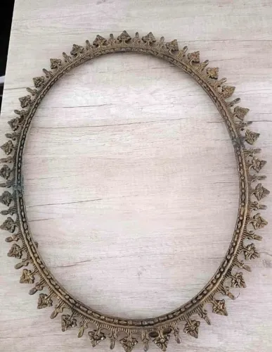Moldura de ferro para espelho