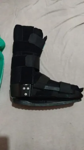 Vendo bota ortopédica 