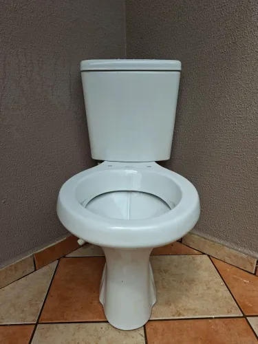 Kit Vaso sanitário com caixa acoplada Roca Incepa