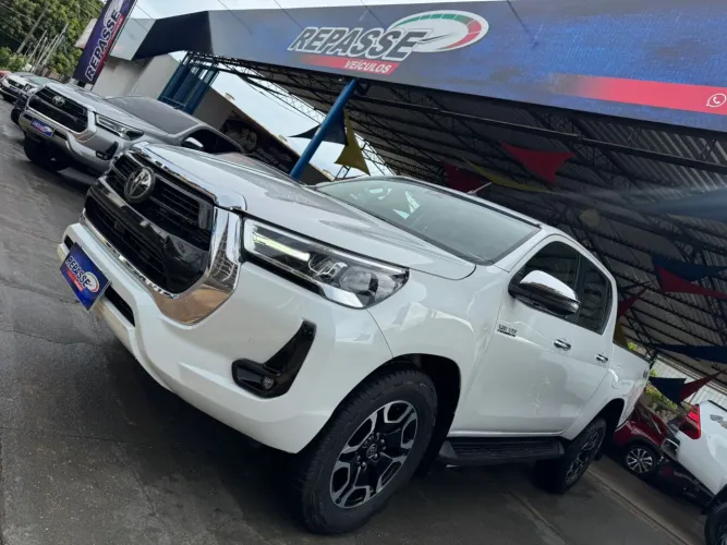 Toyota Hilux CD SRX 4X4 2.8 TDI 16V Diesel Aut. 2024