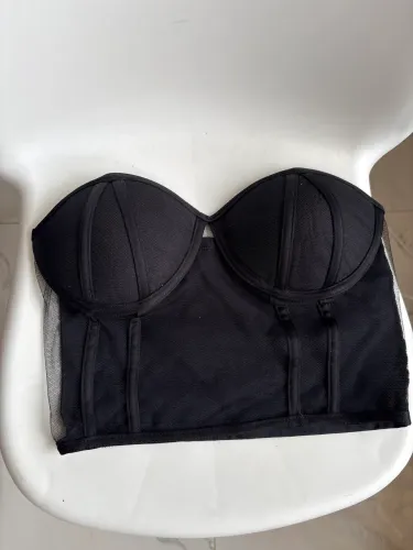 Cropped transparente e brilhoso