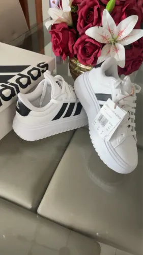Tênis adidas Nro.38 original novo feminino