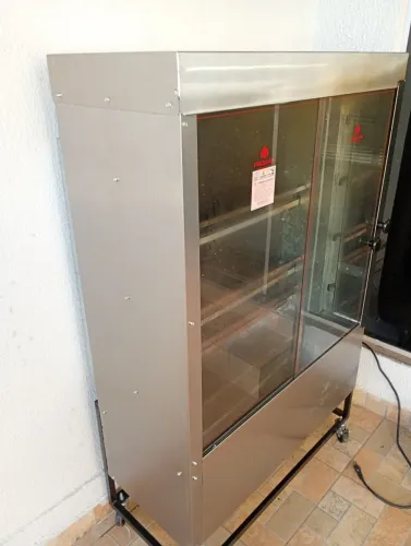 Máquina de assar frangos