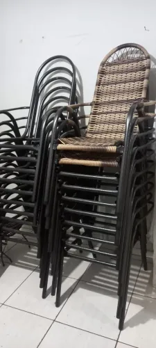 Cadeira em fibra sintética
