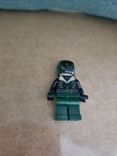 Minifigura do Abutre (Vulture / Adrian Toomes) do universo LEGO