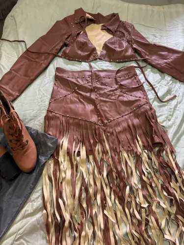 Roupa couro fake perfeito usado 1x 