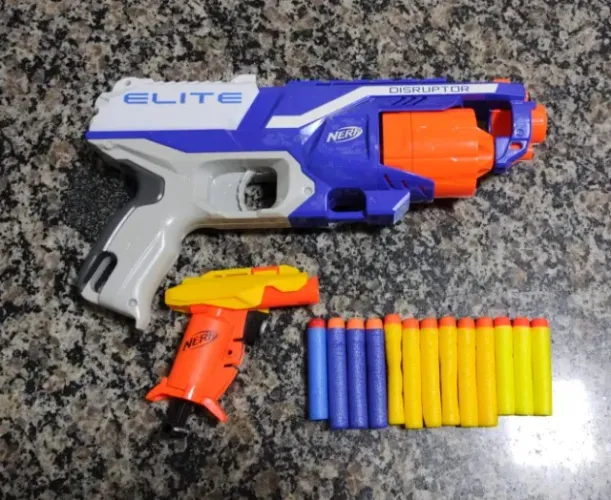 Lançador Nerf Elite Disruptor Hasbro E0392 13032 e Nerf Alpha Strike Stinger