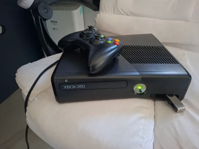 Xbox 360 desbloqueado + 2 controles + jogos
