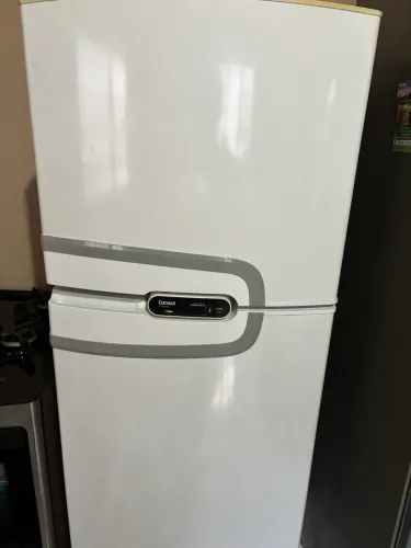 Vende-se geladeira seminova