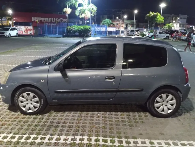 Renault Clio Hi-flex 1.0 16V 3P 2011