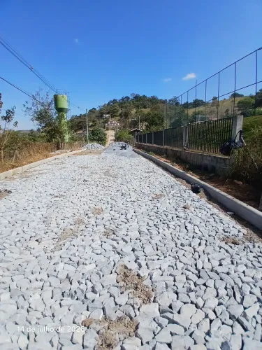 Faço calçamento acentamento de meio fio 