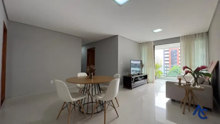 Apartamento á venda com 3 suítes e 2 vagas na ponta verde | 110m²
