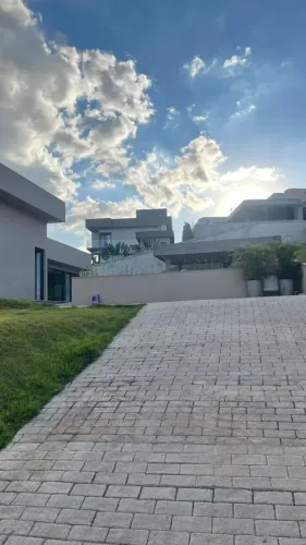 Casa de condomínio para venda tem 816 metros quadrados em Condomínio do Lago 3ª Etapa - Go