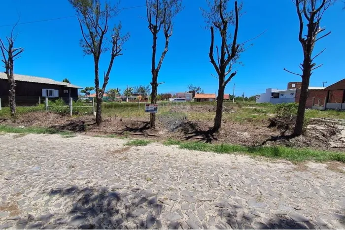 Terreno a 300 m do mar no Village Dunas, Ótimo Preço!