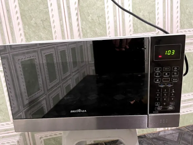 Micro-ondas Britânia 26 Litros Funcionando Perfeitamente