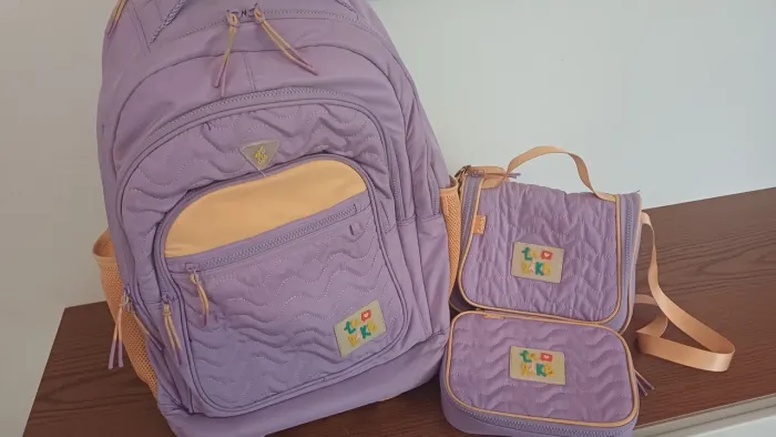 Mochila de rodinhas, lancheira e estojo Luluca lilás