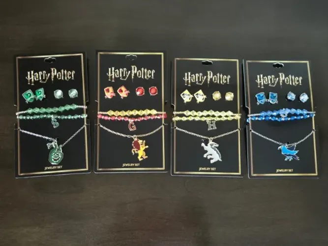 Kit Bijuterias Harry Potter. 4 Casas Hogwarts. Neon Tuesday!