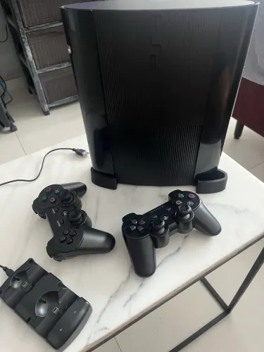 PLAYSTATION 3 SUPER SLIM 500GB COM VARIOS JOGOS