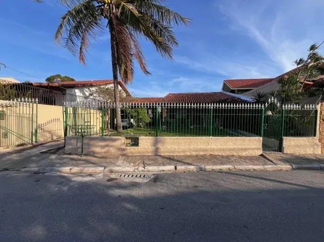 Seu novo lar espera por você! Linda Casa com Piscina - São Pedro da Aldeia