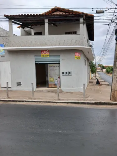 ALUGA-SE UM PONTO COMERCIAL NOVINHO DE ESQUINA POR R$ 1.000,00