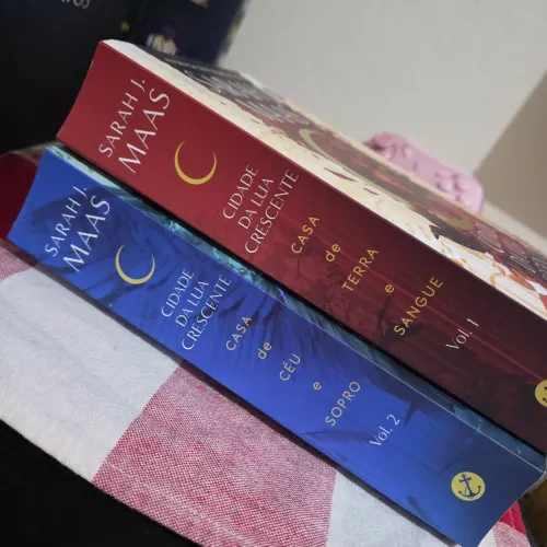 Volumes 1 e 2 de Cidade da Lua Crescente Sarah J Maas