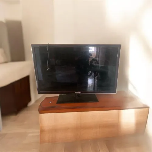 Televisão samsung 40 polegadas, não liga, entrego vom suportr