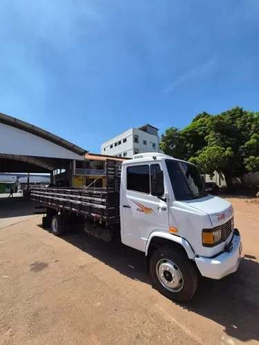 MB 710 Plus 2006 Carroceria 6,20m EM STM