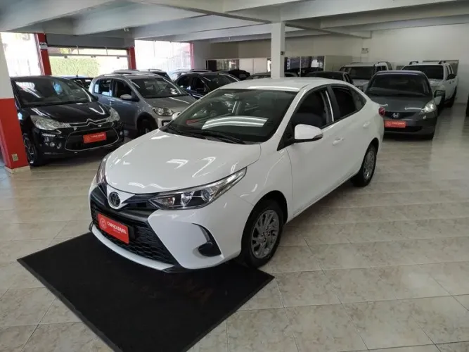 Toyota Yaris XS Connect Sedan 1.5 Flex 16V AUT 2023