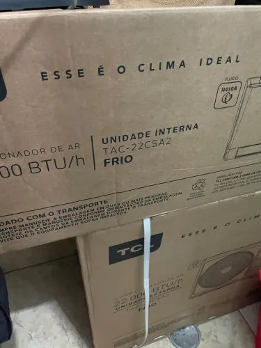 Ar-Condicionado Split 22000 BTUs TCL Serie A2 High Wall Só Frio TAC-22CSA2 220V