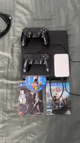 PlayStation 4 slim 1.5 terra de armazenamento 2 controles 3 jogos