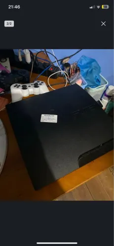 PS3 slim bem conservado funcionando tudo perfeitamente e desbloqueado