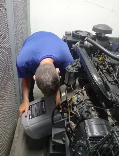 Vaga para técnico de manutenção em geradores