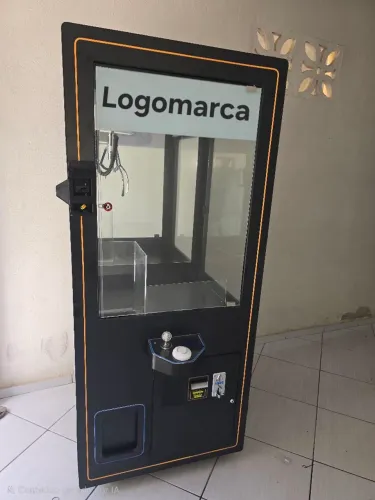 Máquina de Pegar Pelúcia com sistema de Pix e cartão integrado