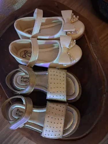 Sapato Klin e sandália Pampili os 2 por 70 reais