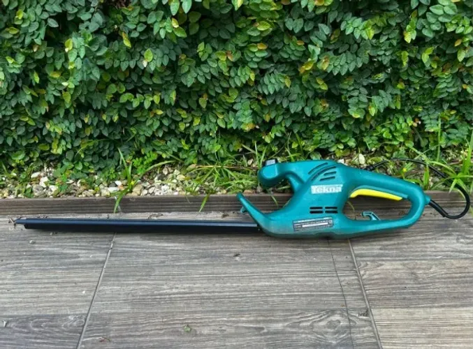 Aparador de cerca viva 450w Tekna