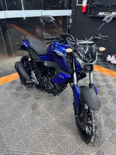 VENDO MOTO FZ15 ABS EXTRA DE PROCEDÊNCIA