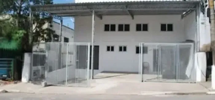 Galpão na Rua Pedro SantaLúcia, 426 348 m²