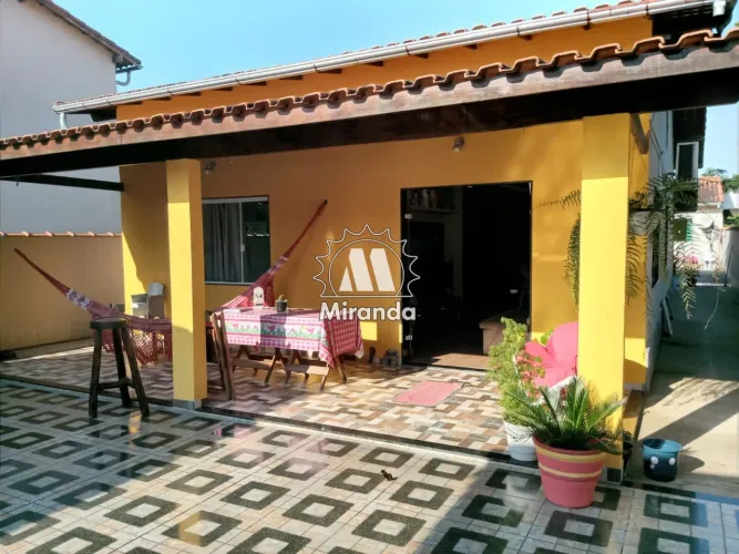 Casa de 4 qts. em Parada Modelo, Piscina e Espaço Gourmet, terreno plano
