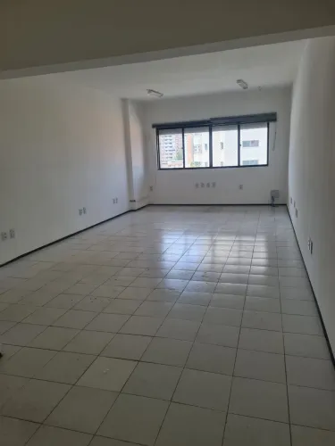 Sala Comercial 40m² no Edifício Rocha Aguiar - Pronta para Uso