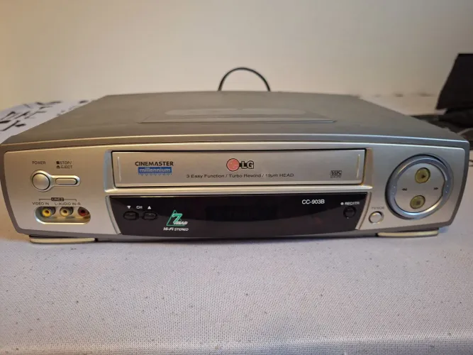 Vídeo Cassete LG cinemaster cc-903b com defeito mecânico