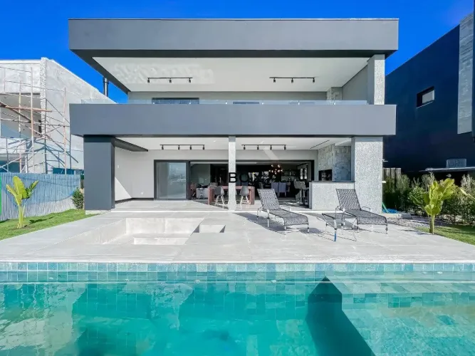 Casa em condomínio à venda no Ponta da Figueira, com 344 m² privativos, 4 suítes, 4 vagas,
