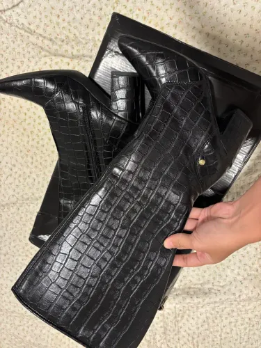 Bota Cano Longo Preta
