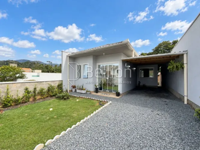 Casa com 3 Quartos e Edícula à Venda na Divinéia Rio dos Cedros/SC