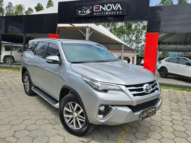Toyota Hilux SW4 SRX 4X4 2.8 TDI 16V Dies. Aut. 2017