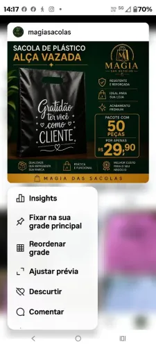 Kits com 50 sacolas alça vazada boca de palhaço 30x40 impressas Gratidão cor preta ou ponk