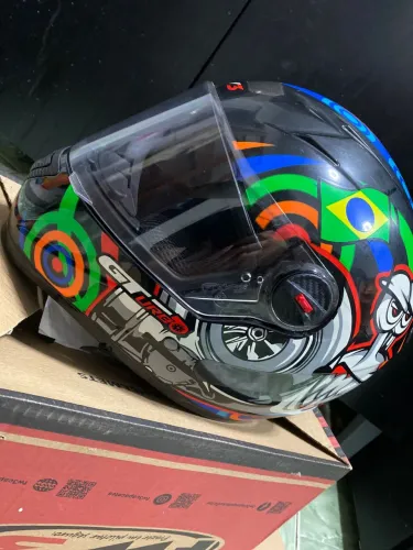 Capacete
